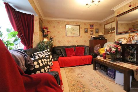 25 Hallwicks Road, Luton, LU2 9BG