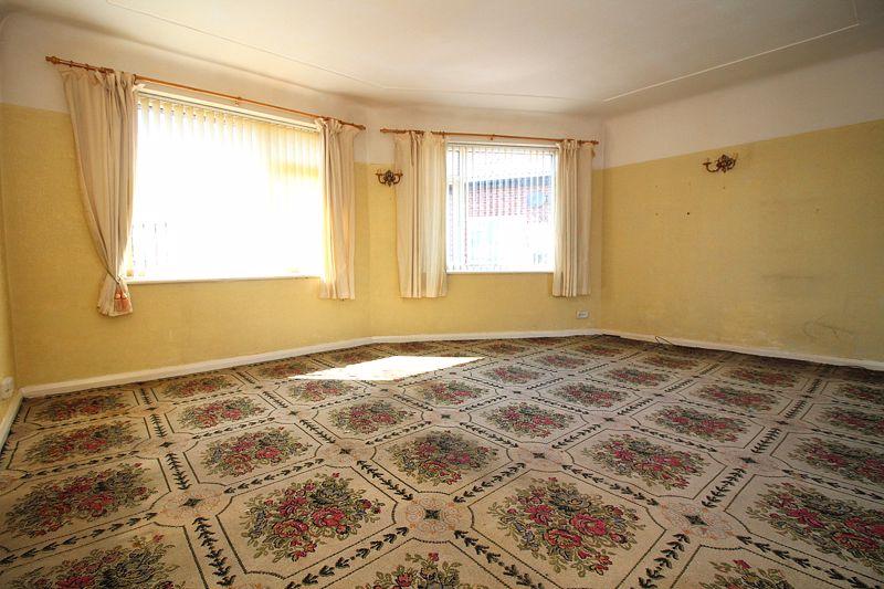 17 Forton Lodge Flats, Blundellsands Road East, Liverpool 2 bed