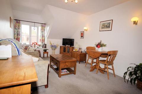 1 bedroom flat for sale, Primrose Court, Goring Road, Steyning, West Sussex, BN44 3FY