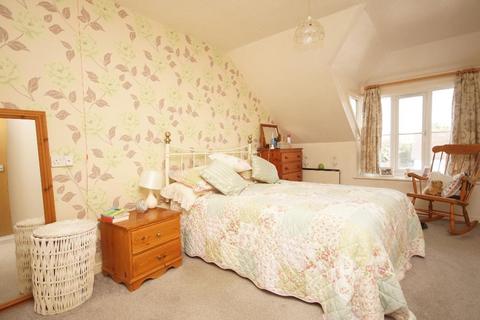 1 bedroom flat for sale, Primrose Court, Goring Road, Steyning, West Sussex, BN44 3FY