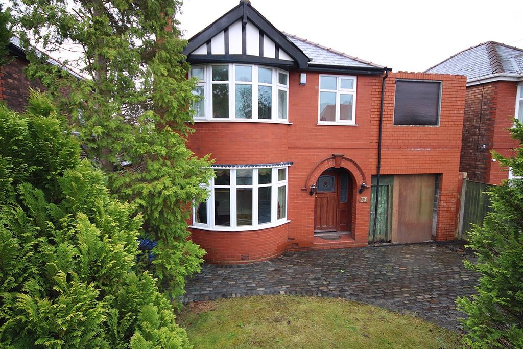 Penketh Road, Great Sankey, Warrington, WA5 3 bed detached house £300,000