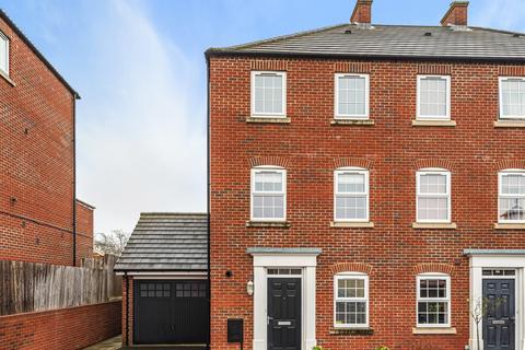123 Cloatley Crescent, Royal Wootton Bassett, Swindon, SN4 7FX