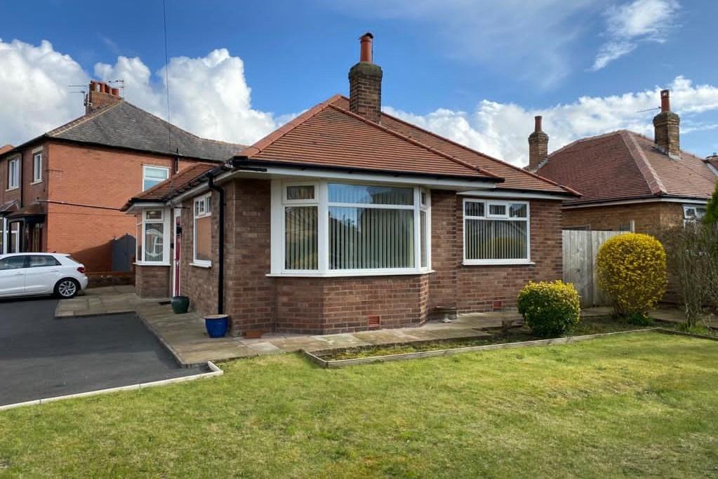 Church Road, St Annes, Lytham St Annes, FY8 2 bed detached bungalow for