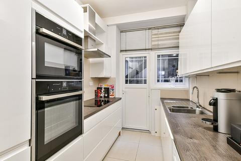 25, Leonard Court Edwardes Square, London, W8 6NN