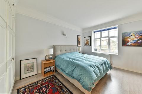 25, Leonard Court Edwardes Square, London, W8 6NN