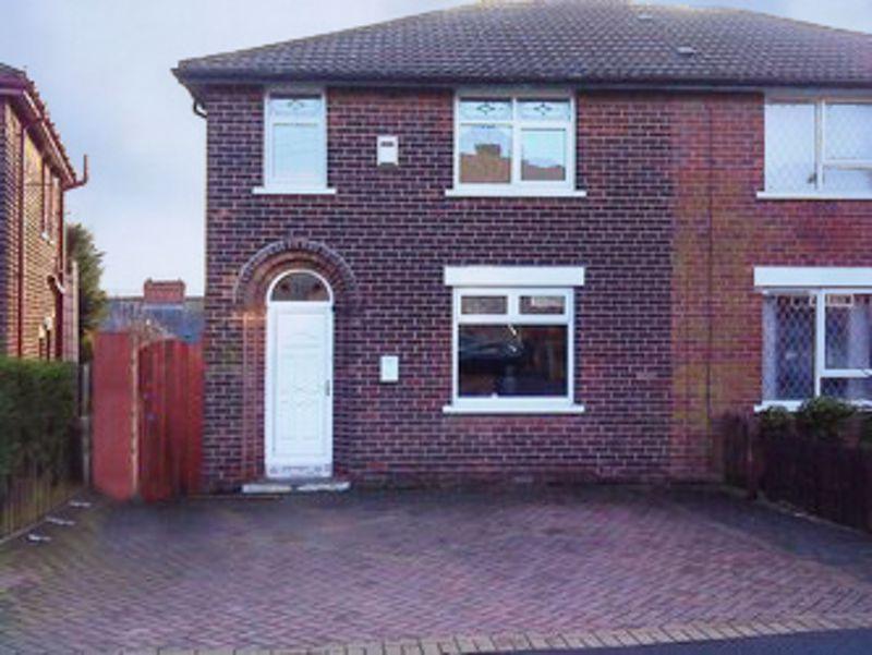 Gorse Road, Milnrow OL16 3RQ 3 bed semidetached house £795 pcm (£183 pw)