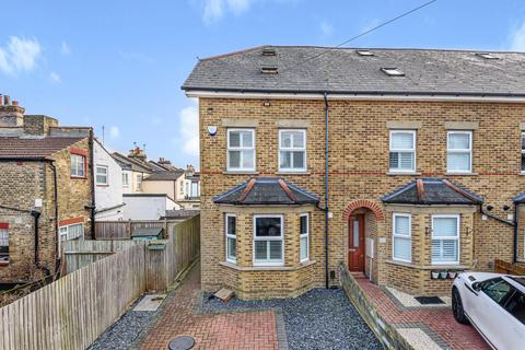 32d Pope Road, Bromley, BR2 9QB