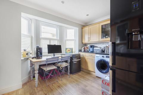 32d Pope Road, Bromley, BR2 9QB