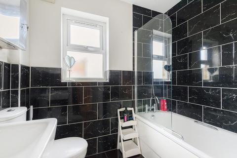 32d Pope Road, Bromley, BR2 9QB