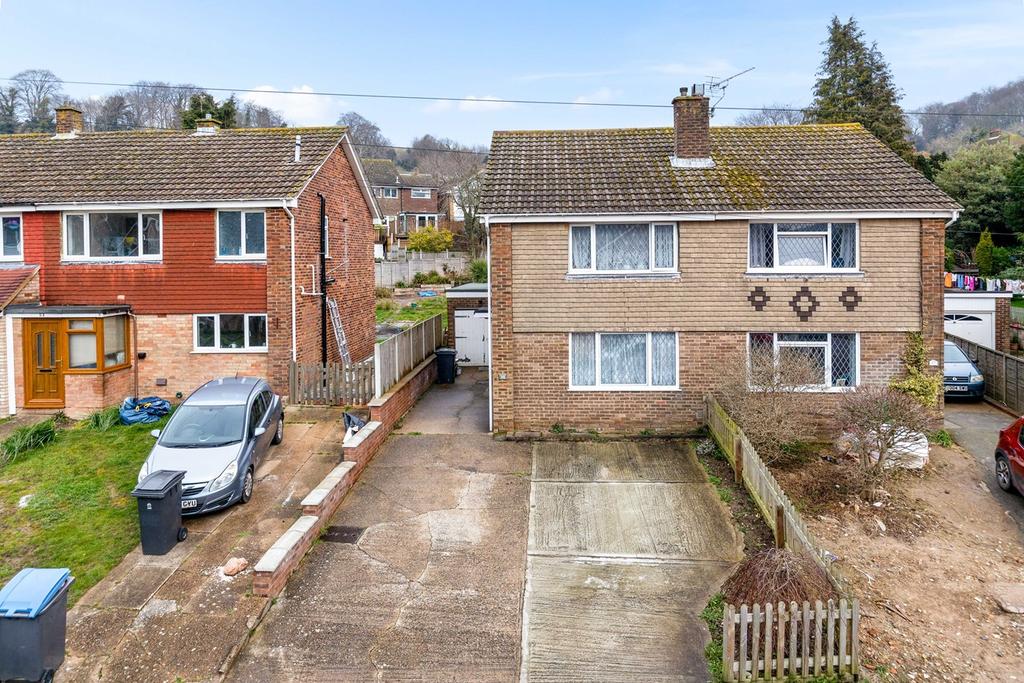 Templeside, Temple Ewell, Dover, CT16 3 bed semidetached house £315,000
