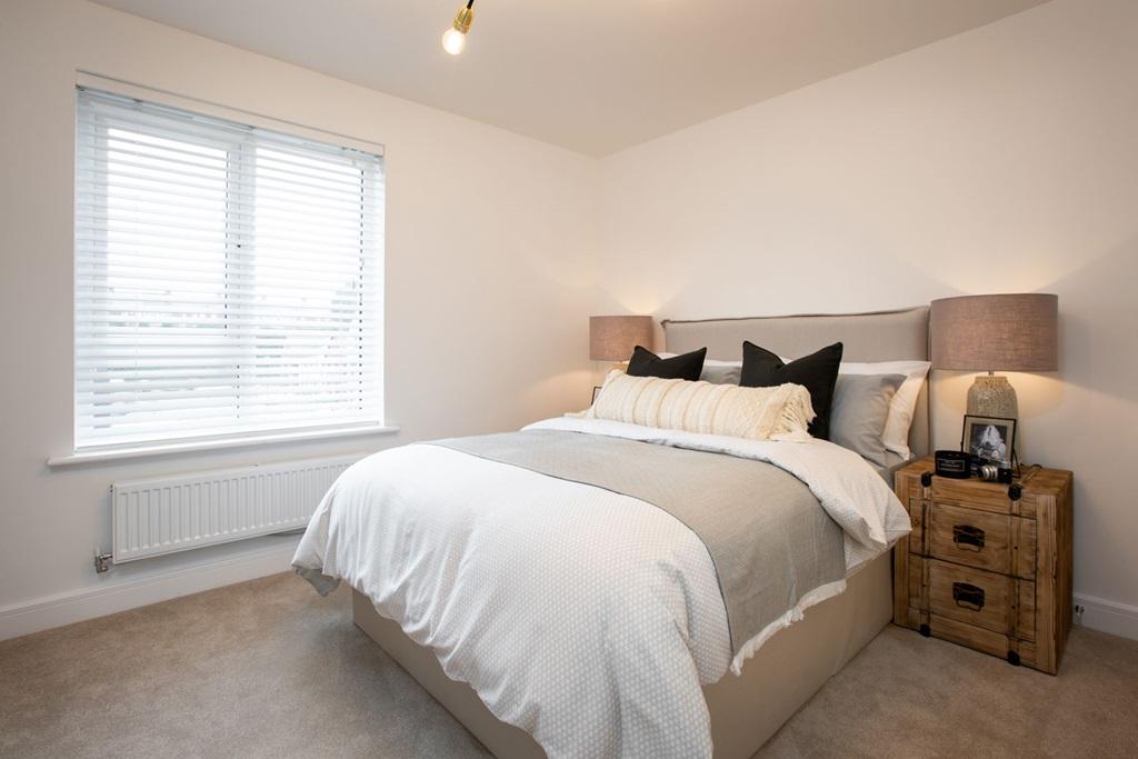 Double bedroom with built-in wardrobes