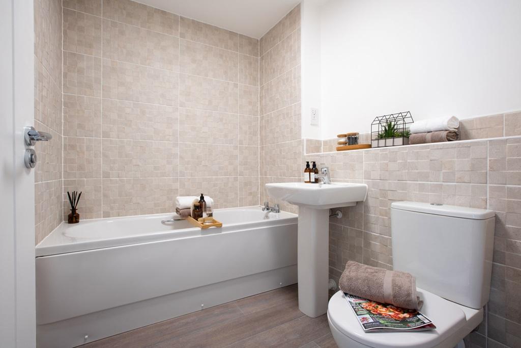 Family friendly bathroom on first floor