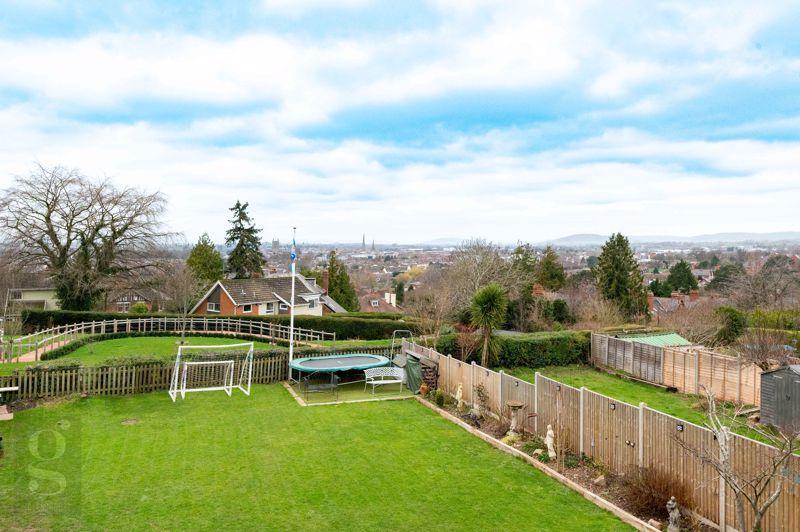 Brockington Drive, Tupsley, Hereford... 5 bed semidetached house £