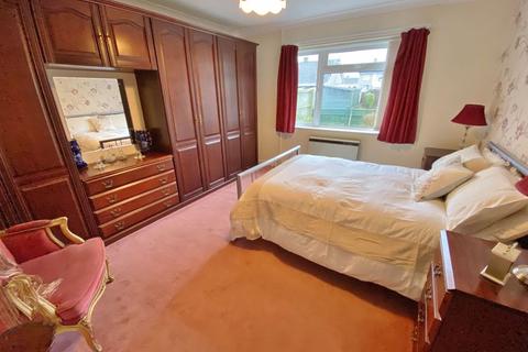 2 Flints Close, Frome, BA11 4ES