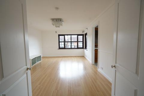 2 bedroom apartment to rent, Celedon Close, Grays