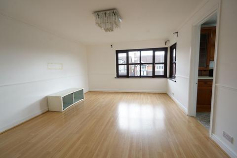 2 bedroom apartment to rent, Celedon Close, Grays