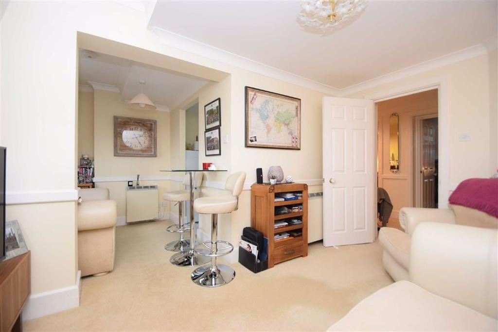 Watergate Mansions, Shrewsbury, Shropshire 2 bed apartment £235,000