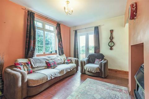 2 Debdale Gate, Mansfield Woodhouse, Mansfield, NG19 7NW