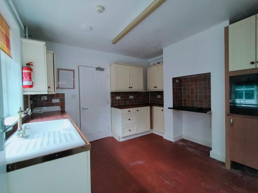 Stoughton Drive South, Leicester 2 bed bungalow £900 pcm (£208 pw)