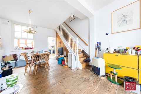87 Oriel Road, London, E9 5SG