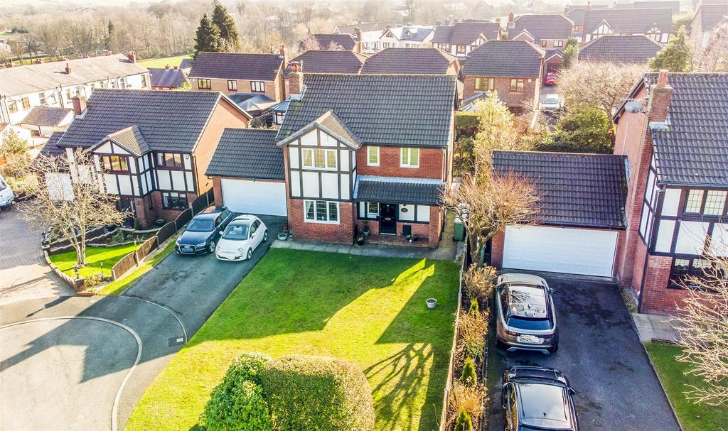 Leigh Close, Tottington, Bury 4 bed detached house £425,000