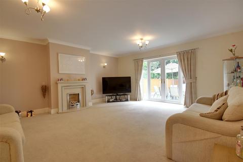 3a Bladons Walk, Kirk Ella, Hull, HU10 7AX