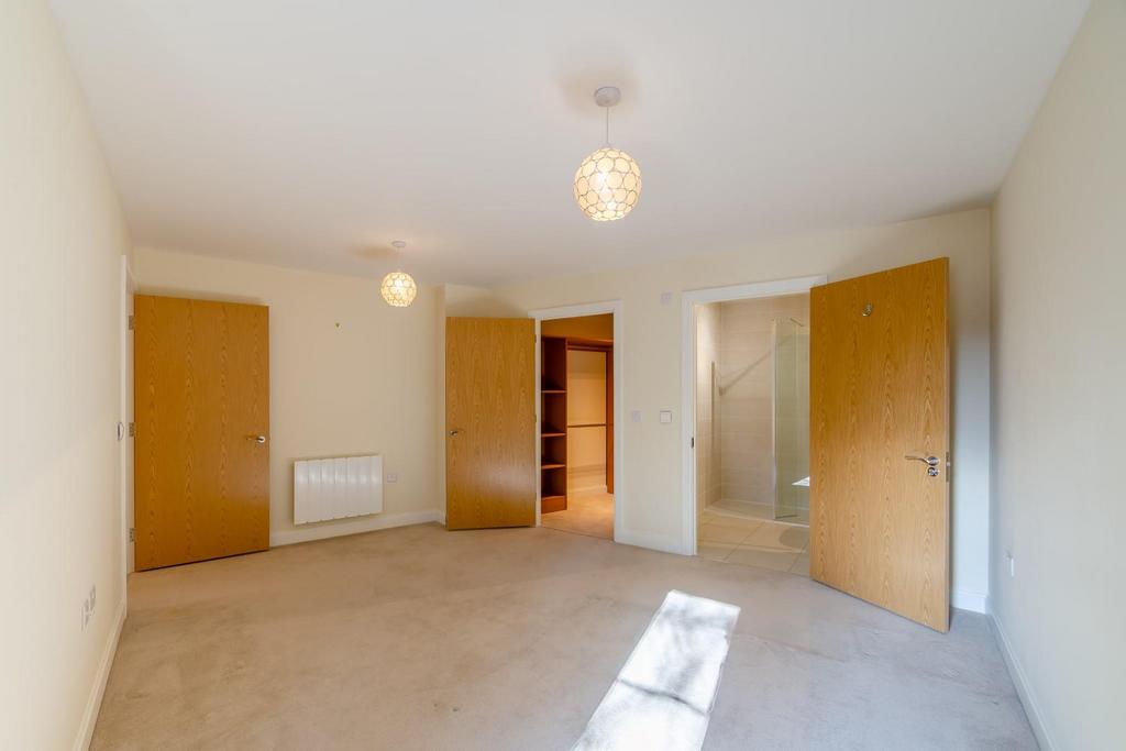 Bedroom 1.jpg