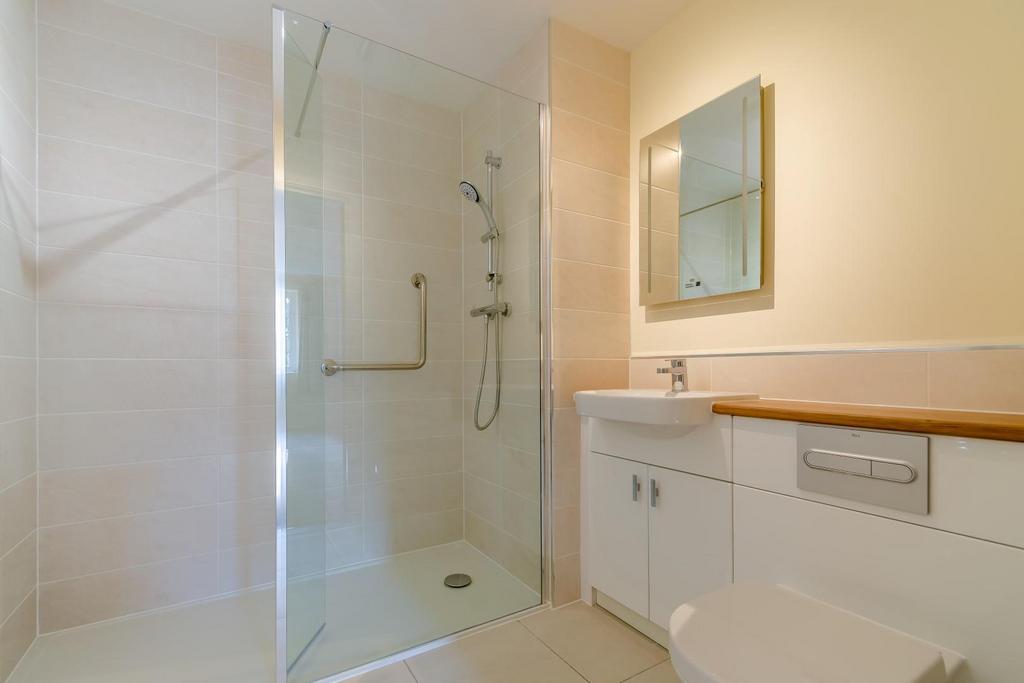 Shower room (2).jpg