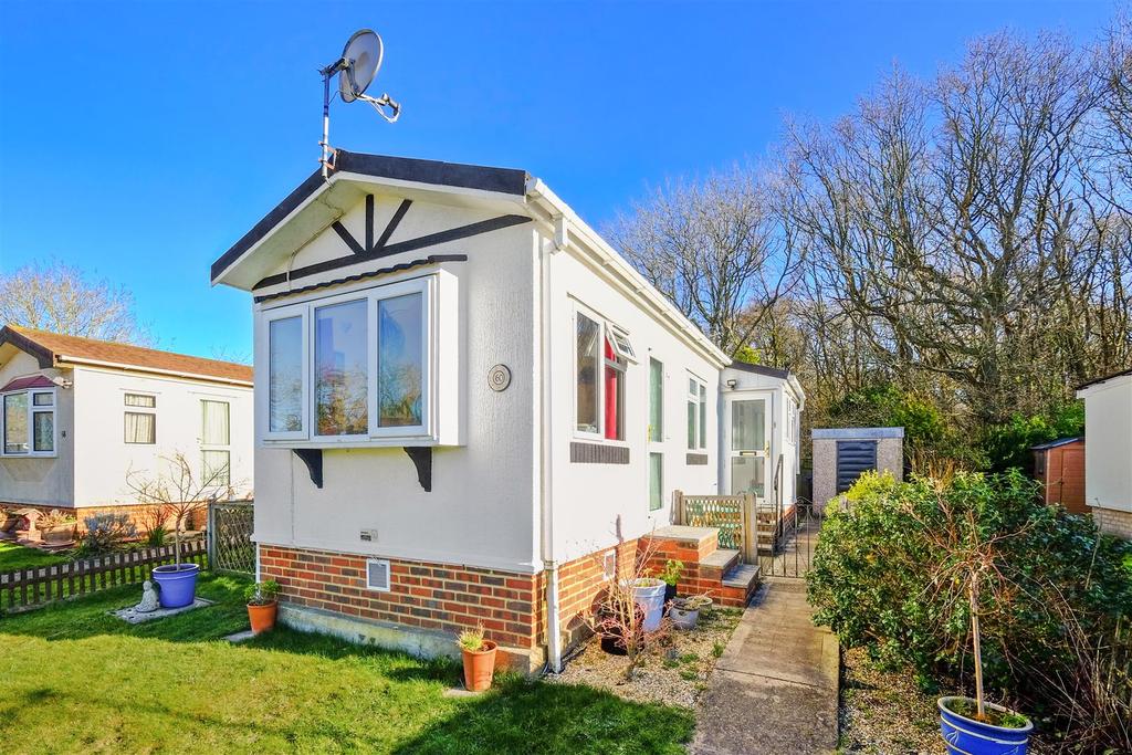 Woodlands Estate, Blean, Canterbury 1 bed park home £95,000