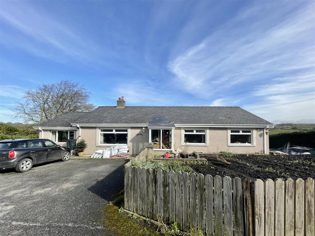 New Cross, Aberystwyth 3 bed property with land £400,000