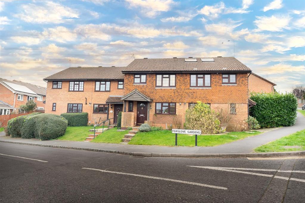Foxglove Gardens, Guildford 3 bed house - £475,000