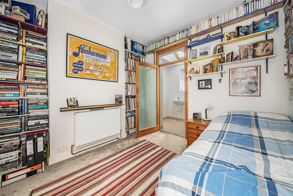Study/bedroom 4