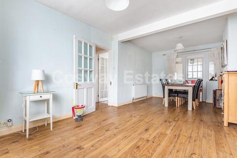 24 Mount Grove, Edgware, HA8 9SX