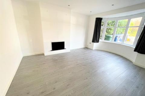 3 bedroom flat to rent, Goodwyn Avenue, Mill Hill, NW7