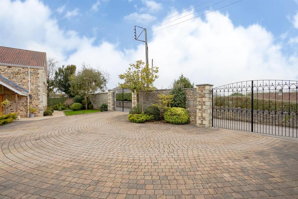 Driveway.jpg