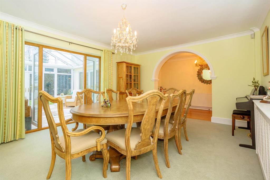 Dining room.jpg
