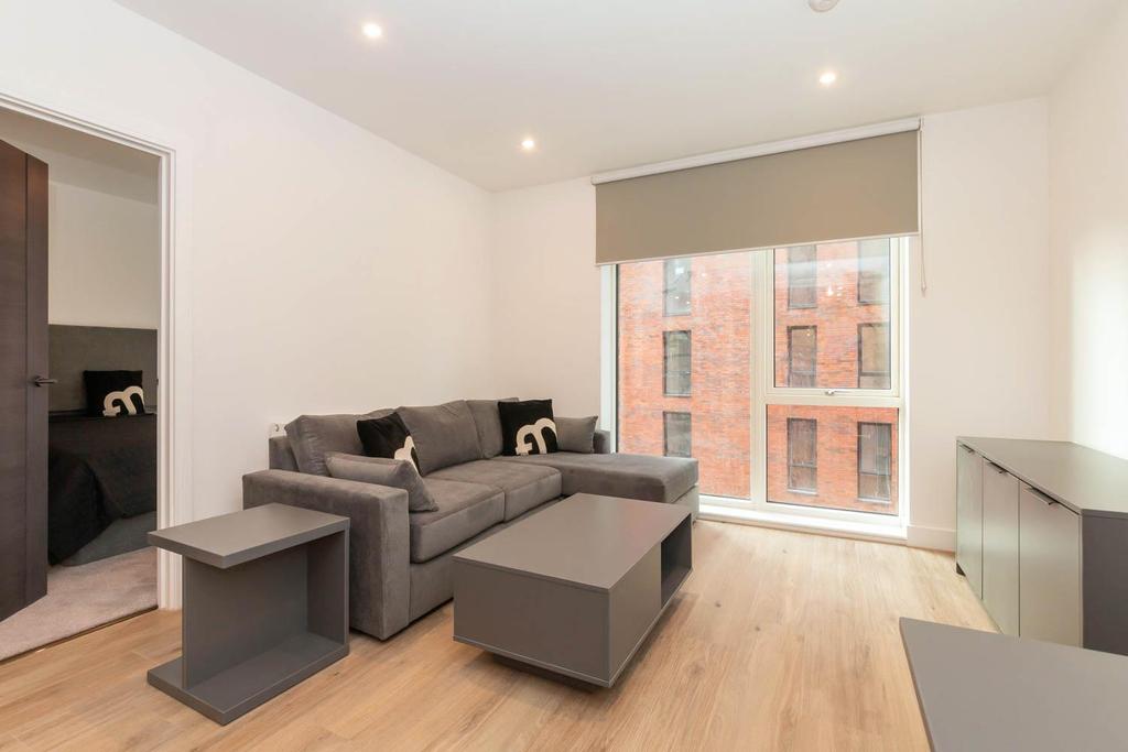 Lounge/Dining Area
