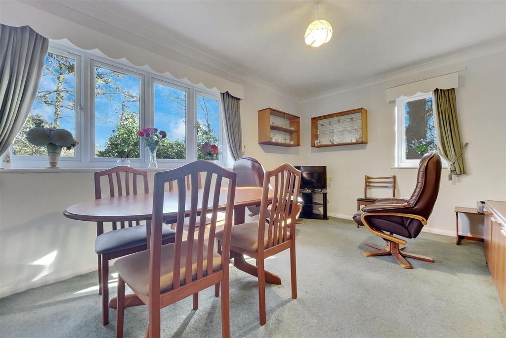 Chandler Court, Davenport Road, Earlsdon 2 bed retirement property £