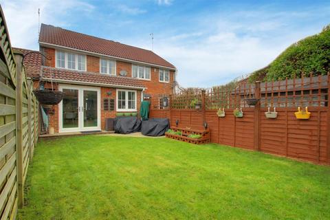 2 Farriers Close, Bovingdon, Hemel Hempstead, HP3 0UL