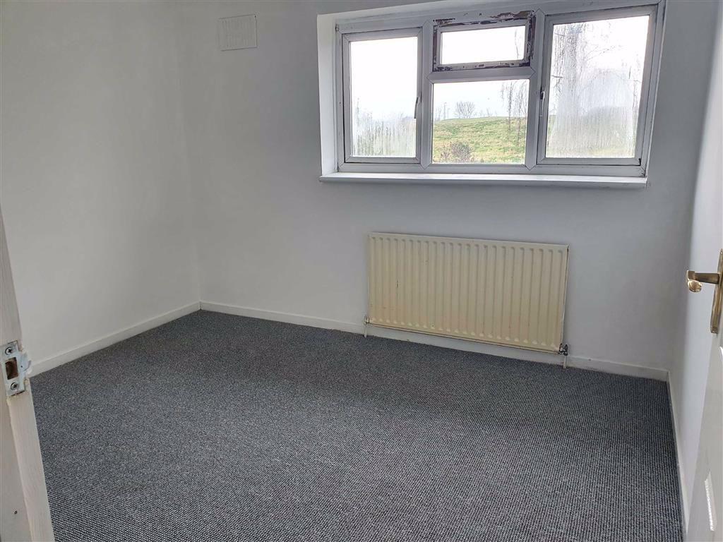 Ringway, Southall, Middlesex 3 bed terraced house £1,600 pcm (£369 pw)