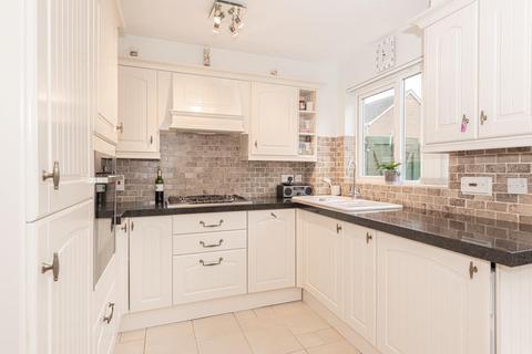 1 Galen Close, Epsom, KT19 7DL