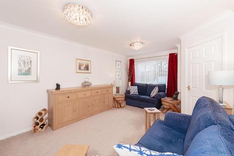 1 Galen Close, Epsom, KT19 7DL
