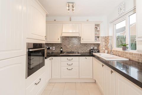1 Galen Close, Epsom, KT19 7DL