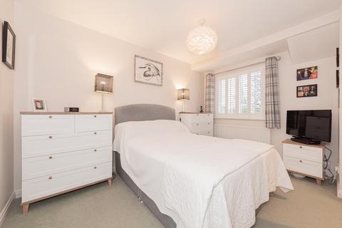 1 Galen Close, Epsom, KT19 7DL