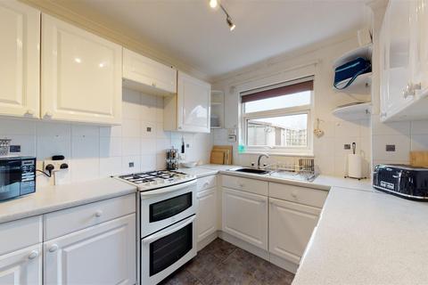 18 Arden Road, Faversham, ME13 8DB