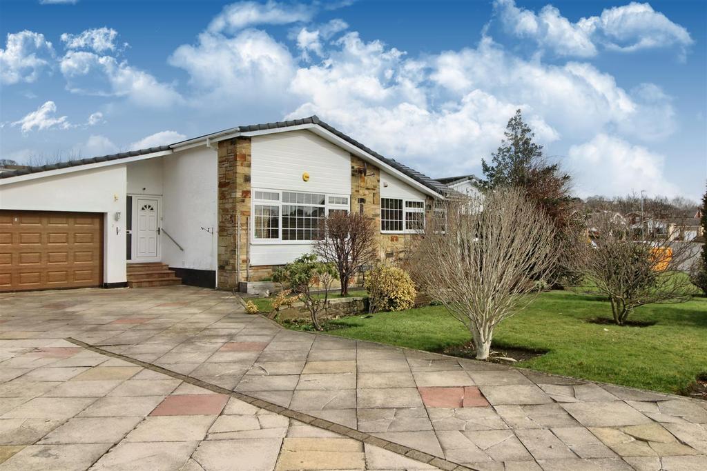 Park Avenue, Shelley, Huddersfield HD8 8JG 4 bed detached bungalow £