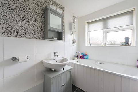 117 Long Walk, Epsom, KT18 5TU