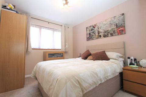 35 Maple Gate, Loughton, IG10 1PS