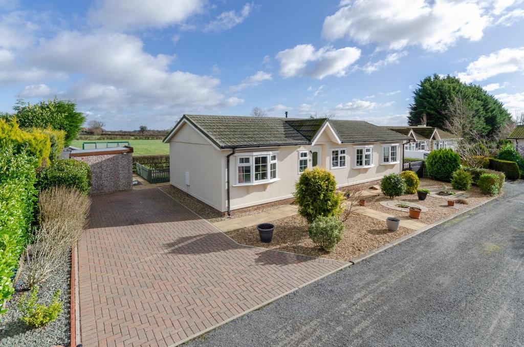 Meadowside, Linton On Ouse, York 2 bed park home £189,995