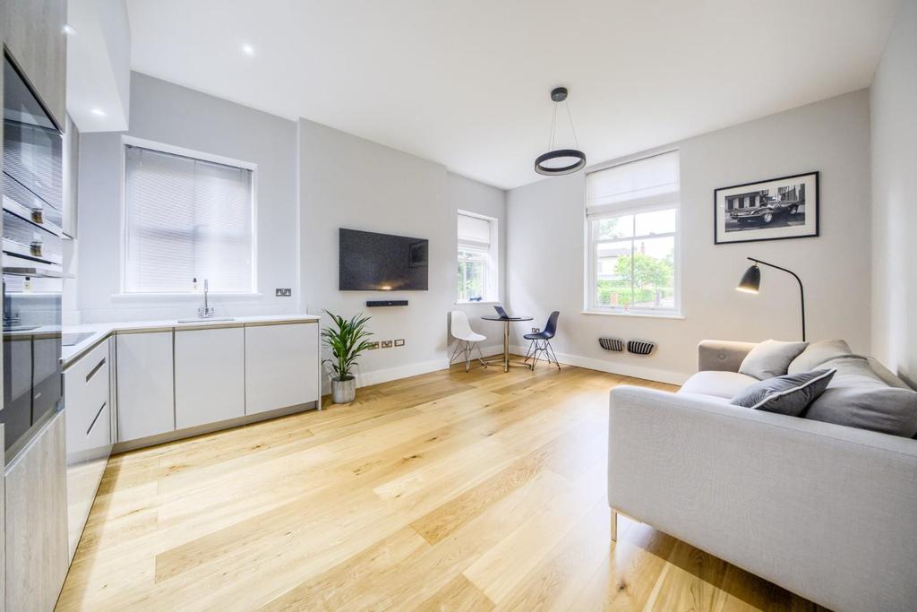 Avenue Road, Leamington Spa 1 bed apartment £220,000
